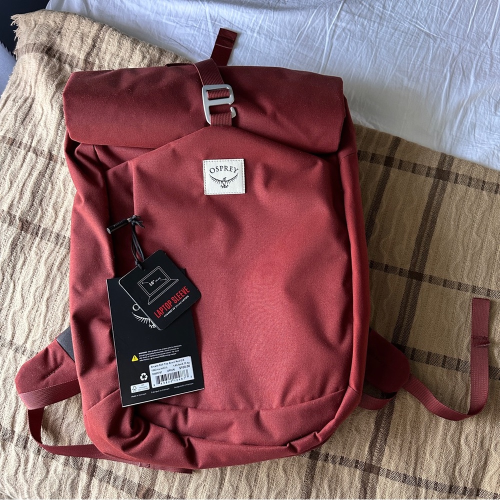 NWT Osprey  arcane roll top acorn red 22L 16 inch laptop everyday backpack